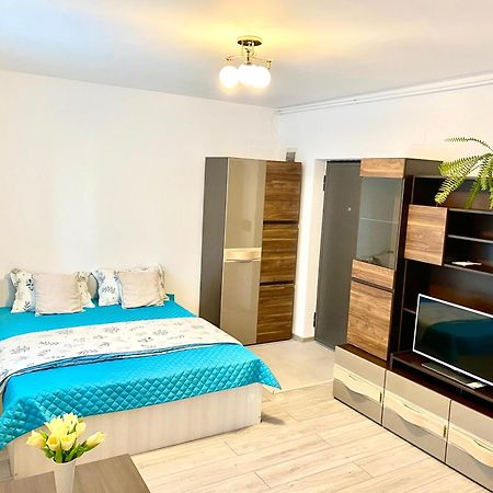 Ferienwohnung Garsoniera Trivale City Piteşti Exterior foto